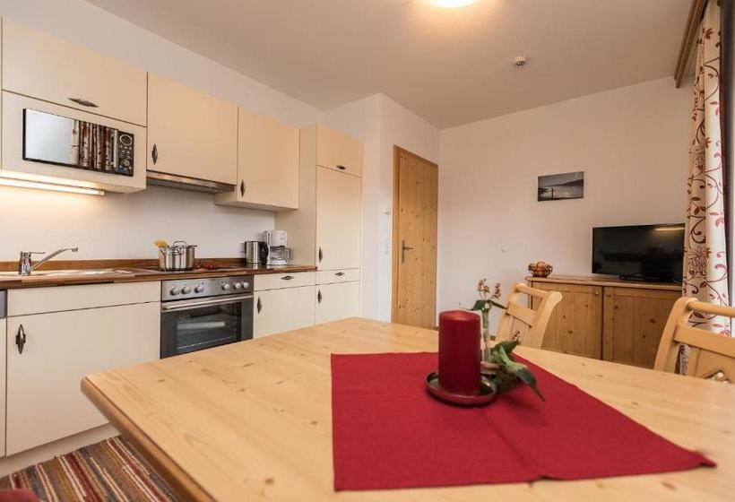 ホテル Alpenhof Apartments