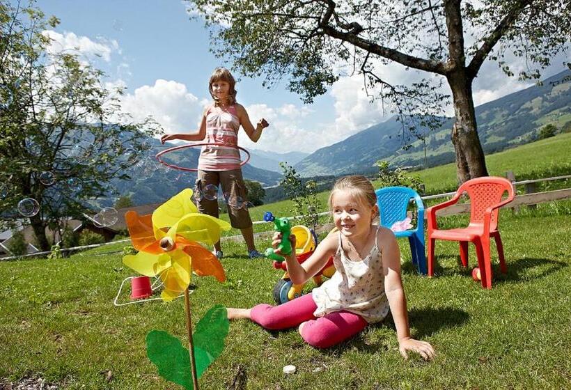 ホテル Alpenhof Apartments