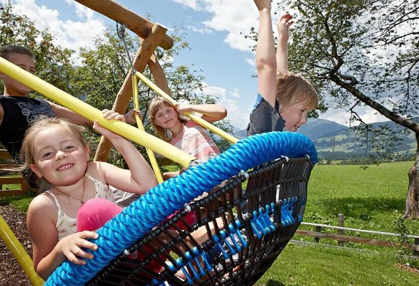 ホテル Alpenhof Apartments