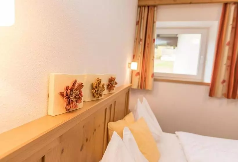 ホテル Alpenhof Apartments