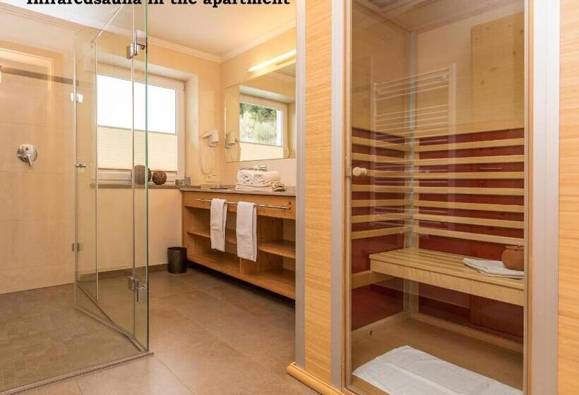 ホテル Alpenhof Apartments