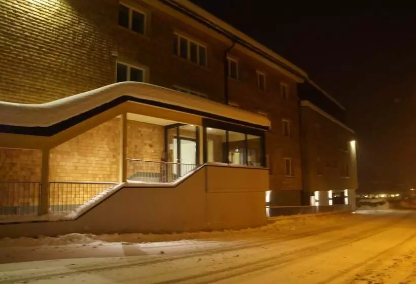 ホテル Alpine Lodge Klösterle Am Arlberg