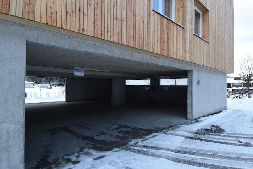 Hotelli Alpine Lodge Klösterle Am Arlberg