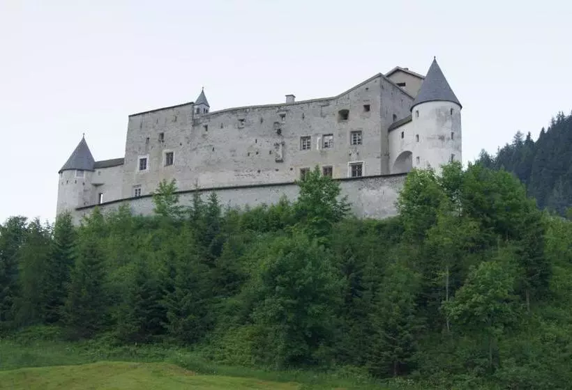 هتل Apart Montana