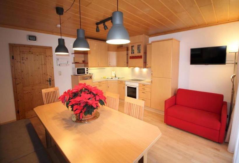 هتل Appartement Mama