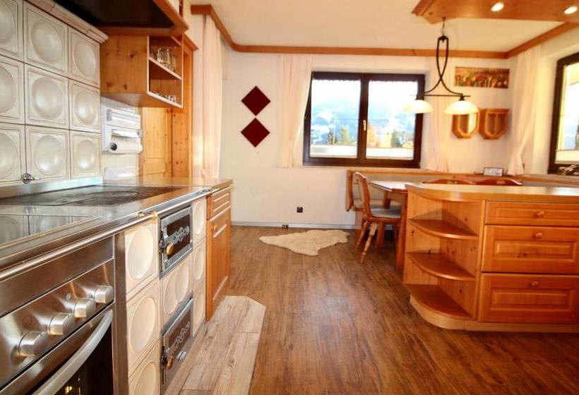 هتل Appartement Mama