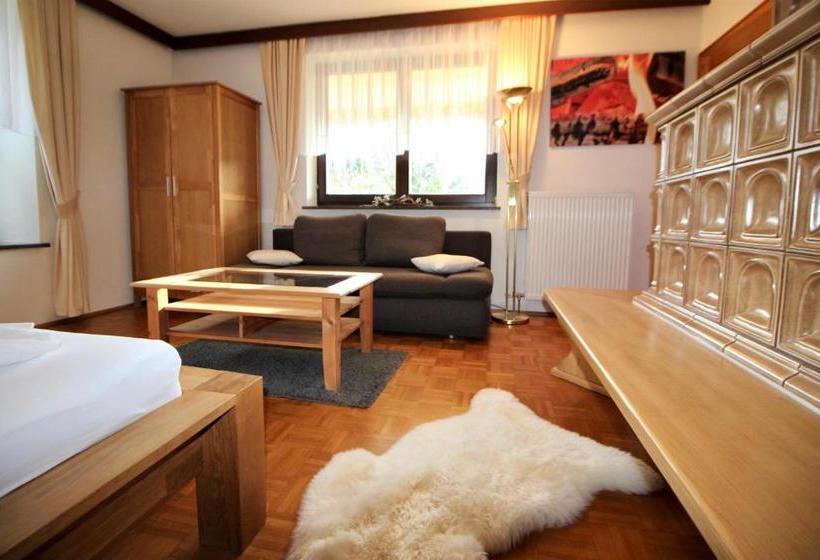 هتل Appartement Mama