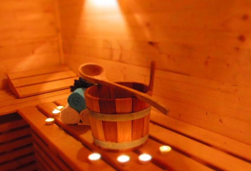 هتل Appartement Mama