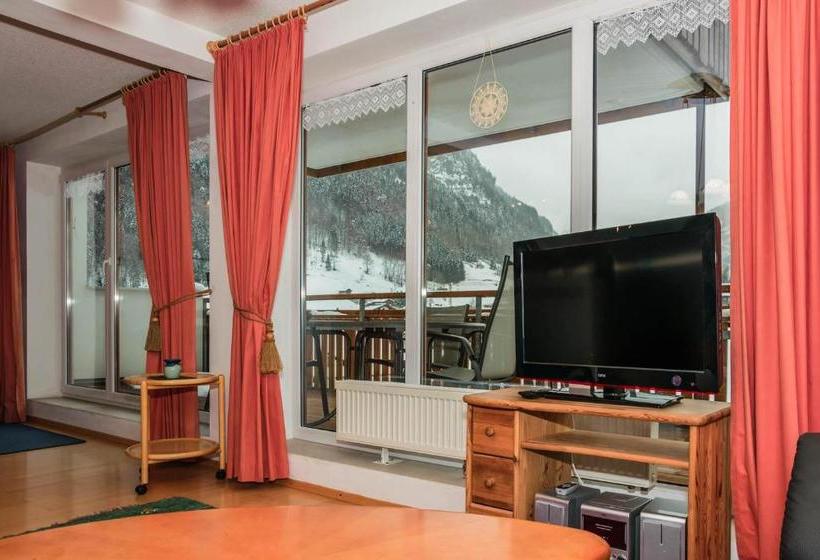 هتل Appartementhaus Saroja