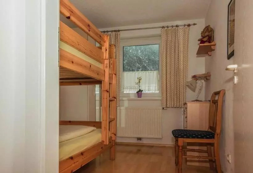 Hotelli Appartementhaus Saroja