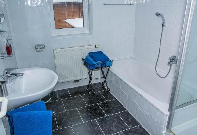 هتل Appartementhaus Saroja