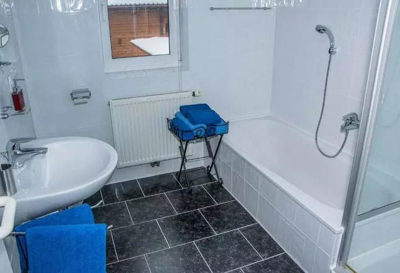 Hotelli Appartementhaus Saroja