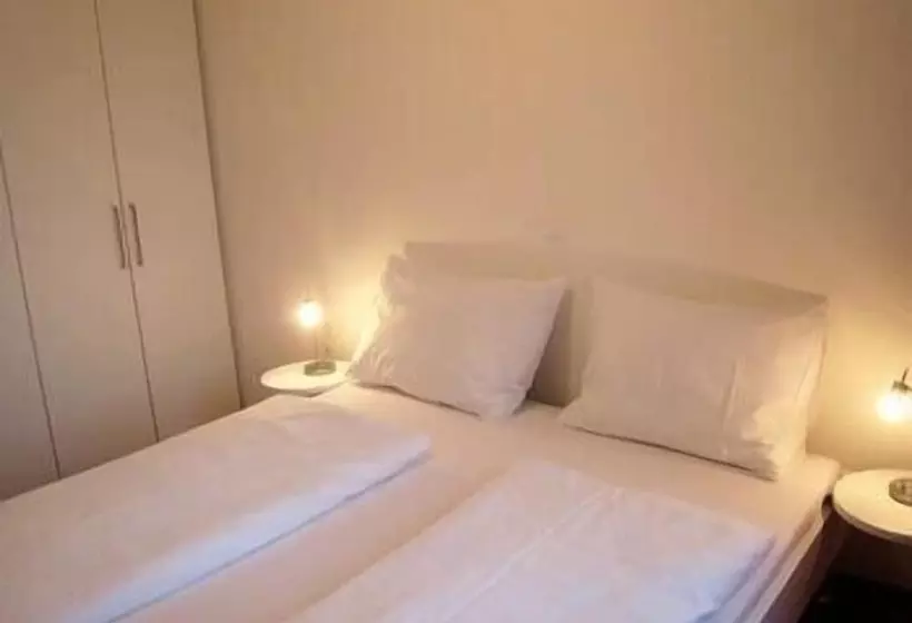 هتل Appartements De Luxe Schluga