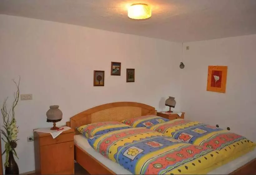 Hotelli Mittereibenberger