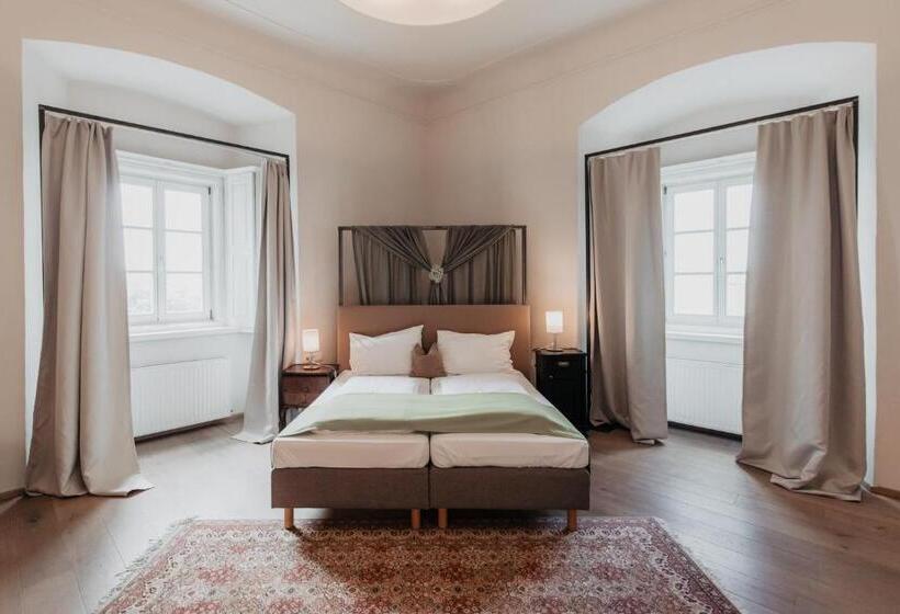 Отель Freigut Thallern