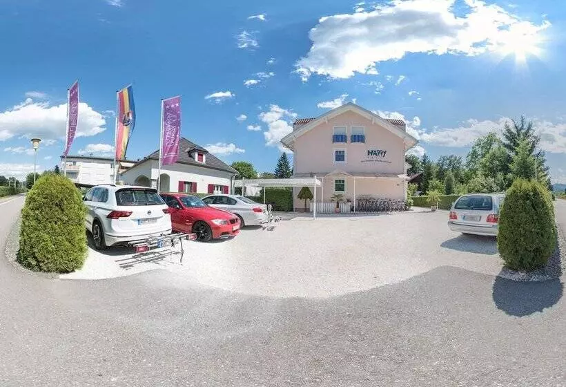 هتل Happy Lake By Thomas Strugger