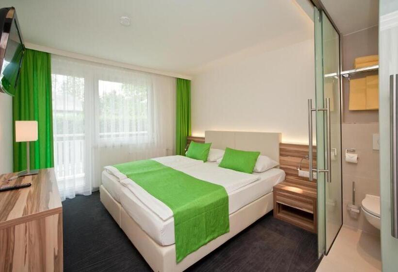 酒店 Happy Lake By Thomas Strugger