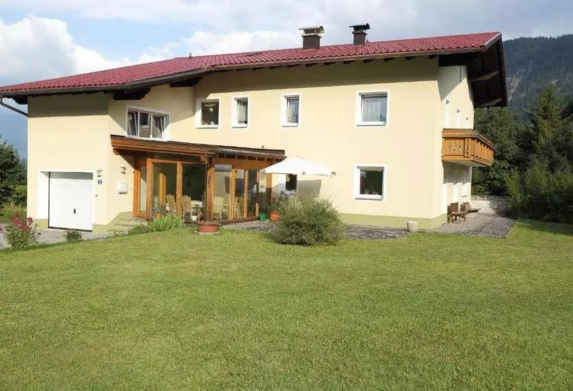 هتل Haus Priller