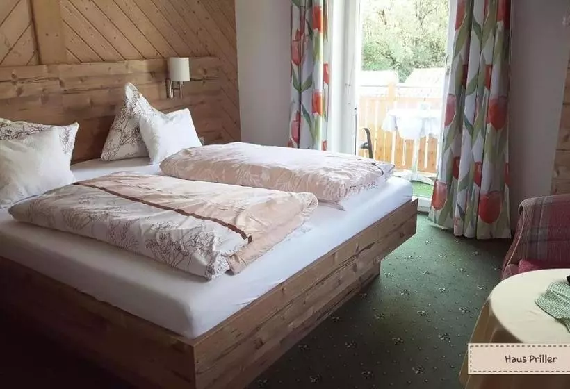 هتل Haus Priller