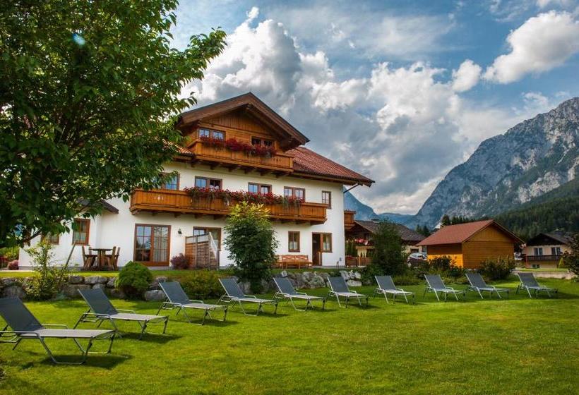 Отель Resort Amadeus Landhaus Amadeus