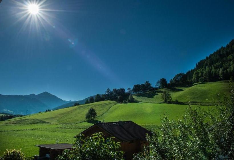 Отель Resort Amadeus Landhaus Amadeus