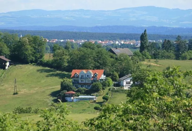 هتل Landhaus Eder