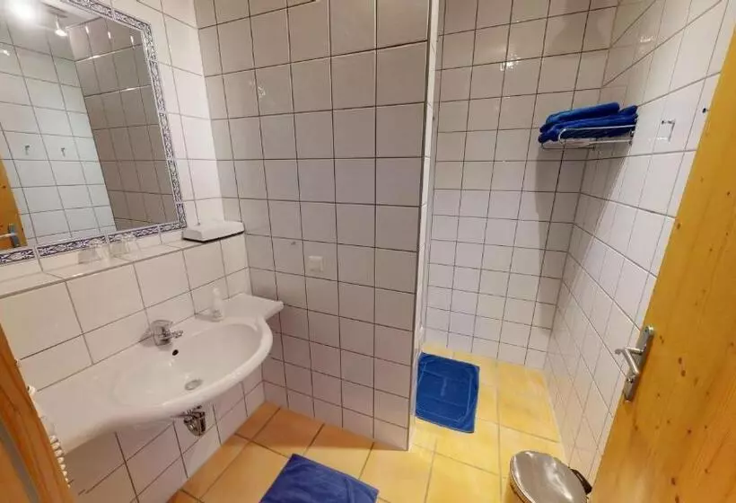 هتل Landhaus Eder