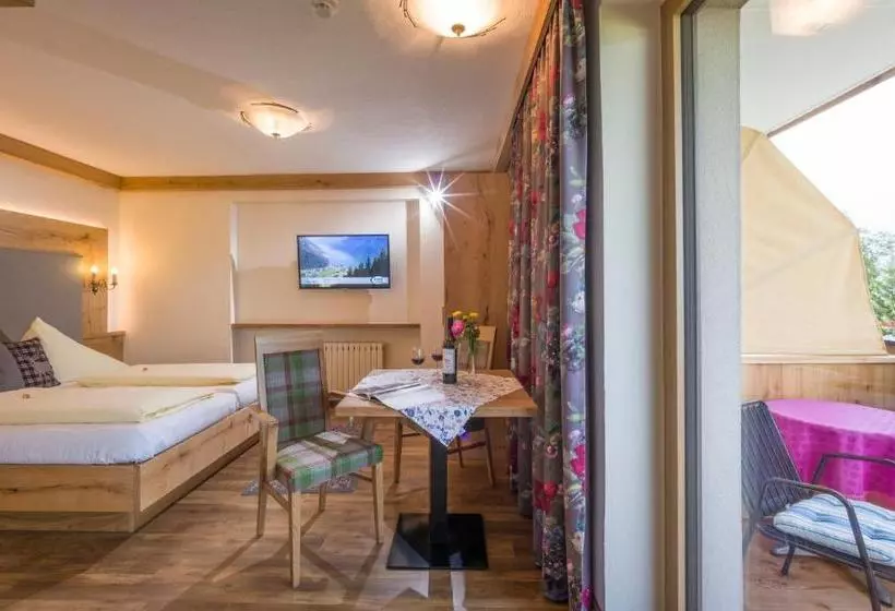 هتل Rofan Appartements