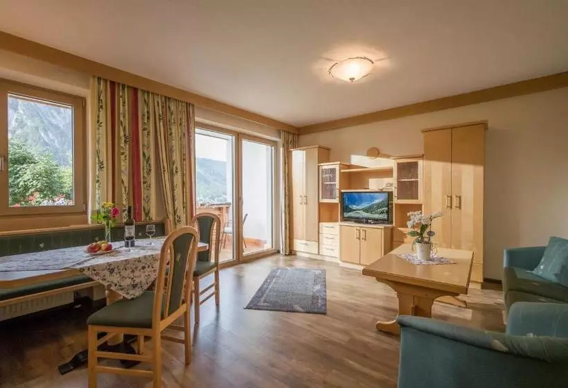 هتل Rofan Appartements