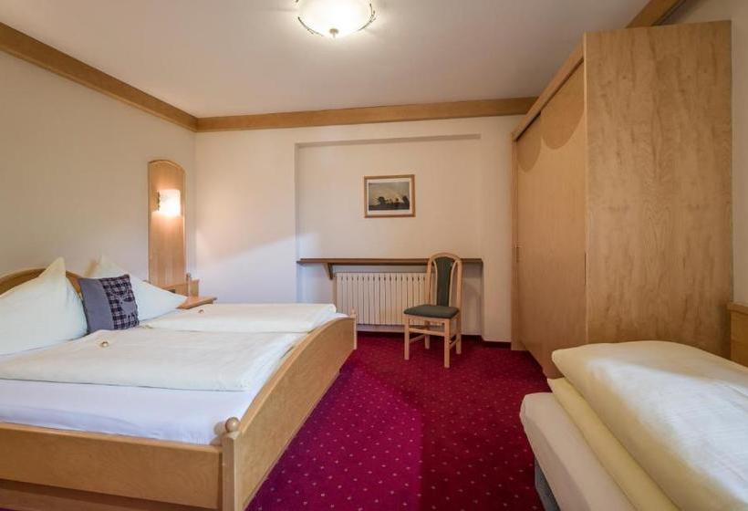 ホテル Rofan Appartements