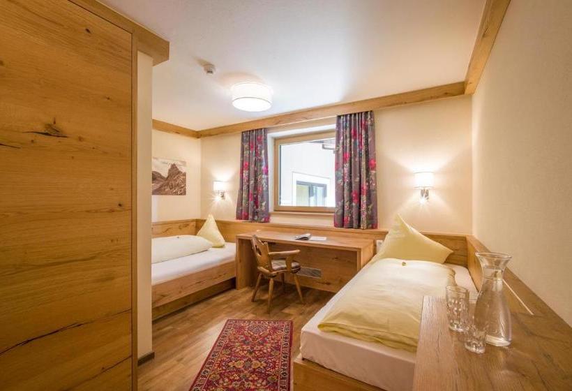 ホテル Rofan Appartements