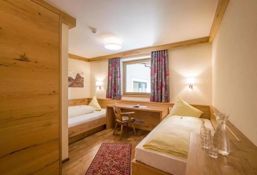 هتل Rofan Appartements