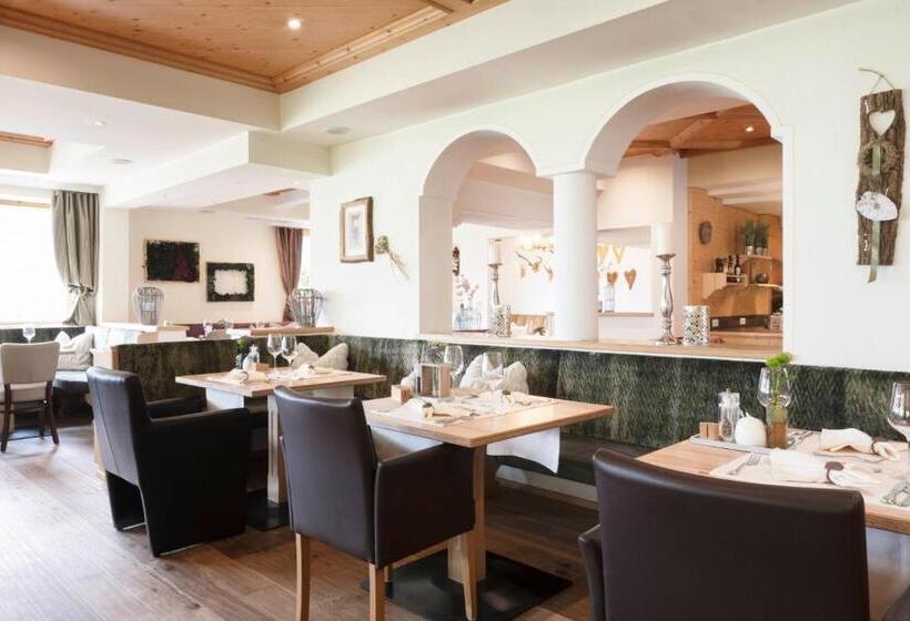 Lifestylepanoramahotel Erika Superior