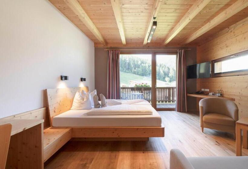 Lifestylepanoramahotel Erika Superior