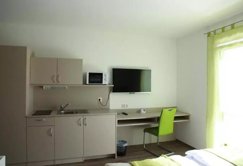 Smart Motel