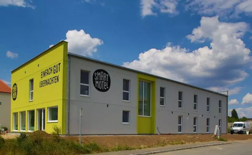 Smart Motel