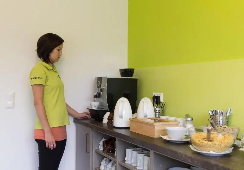 Smart Motel
