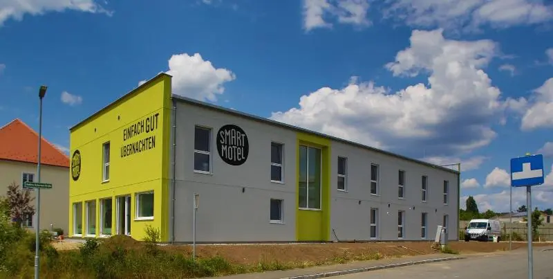 Smart Motel