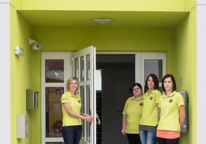 Smart Motel