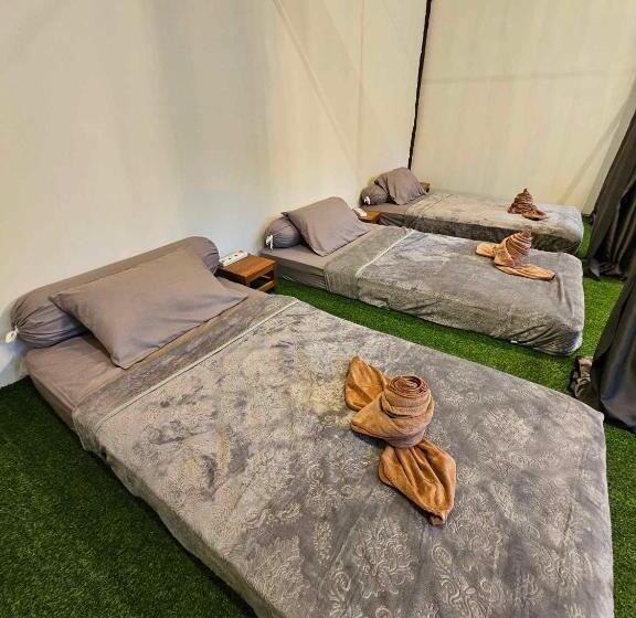 הוסטל Nahm Khao Sok