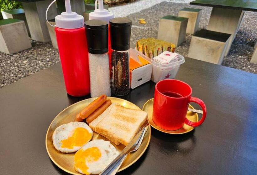 הוסטל Nahm Khao Sok