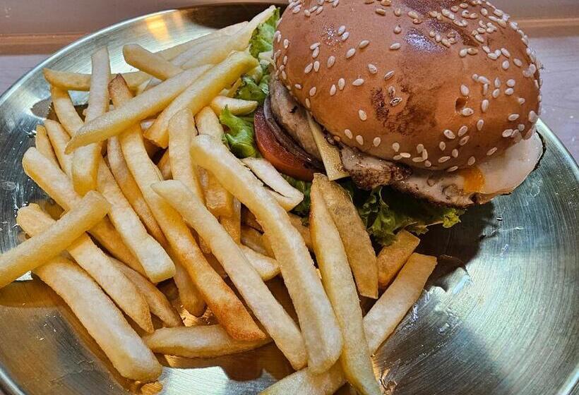 הוסטל Nahm Khao Sok