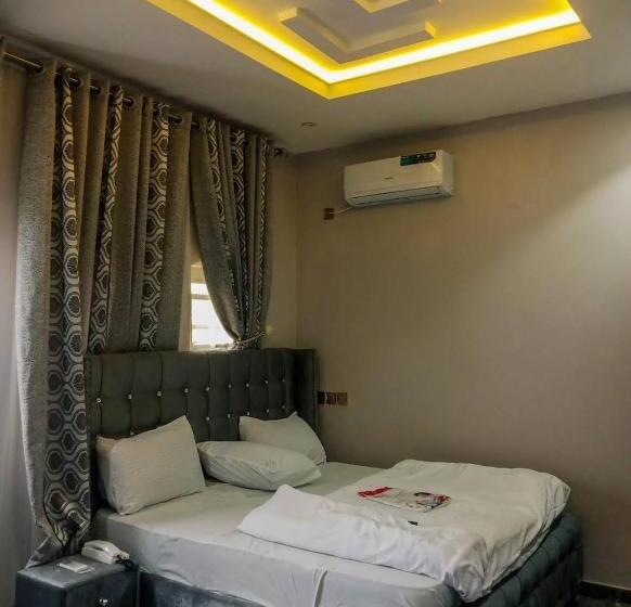 Barloc Hotel And Suites