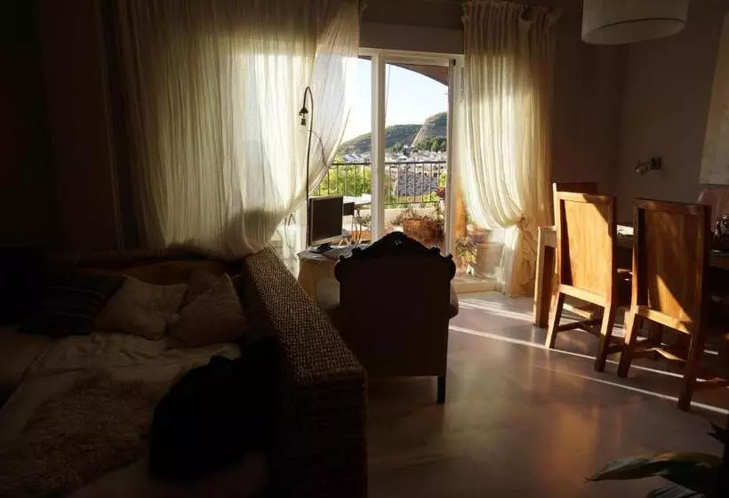 Cute And Relaxing Bed And Breakfast En Albayzín