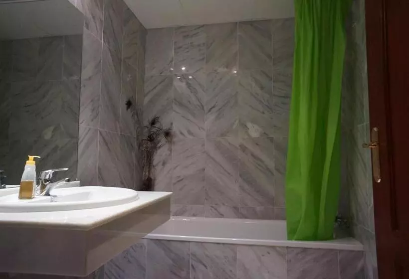 Cute And Relaxing Bed And Breakfast En Albayzín