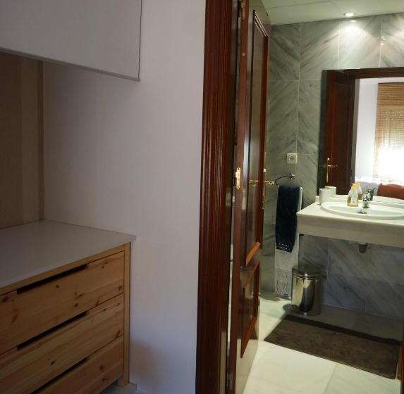 Cute And Relaxing Bed And Breakfast En Albayzín