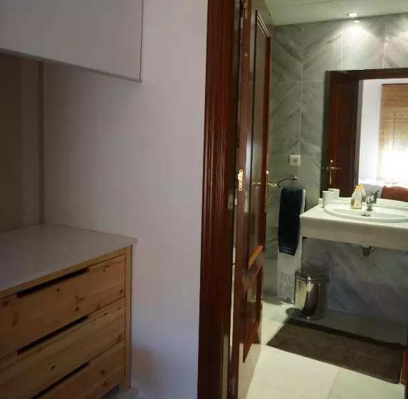 Cute And Relaxing Bed And Breakfast En Albayzín