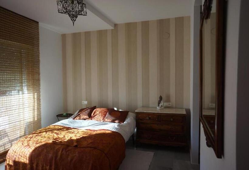Cute And Relaxing Bed And Breakfast En Albayzín