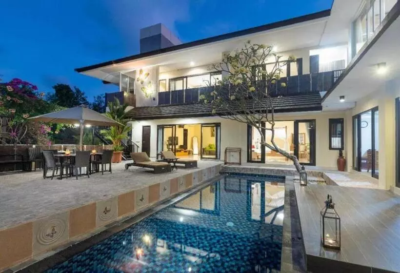 ホテル Belvilla Elegant Luxury Pandawa Beach