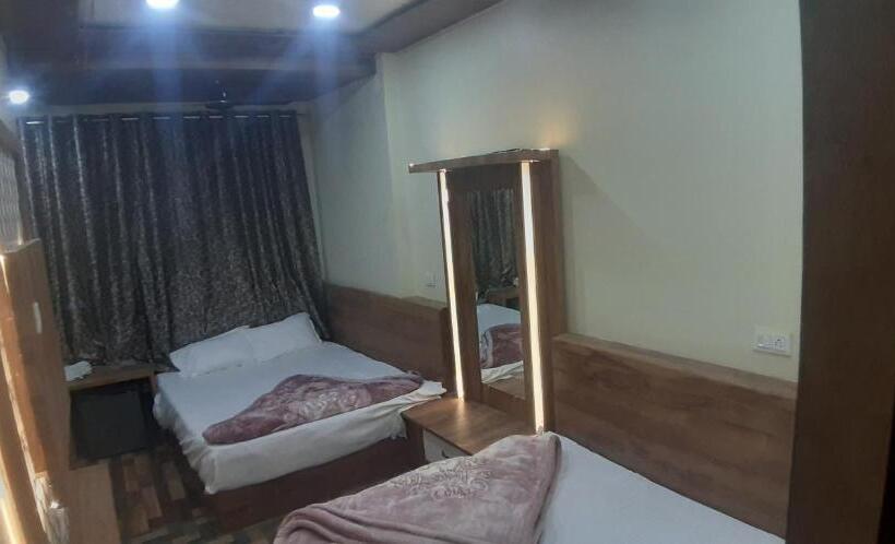 בית מלון כפרי Gupta Avenue